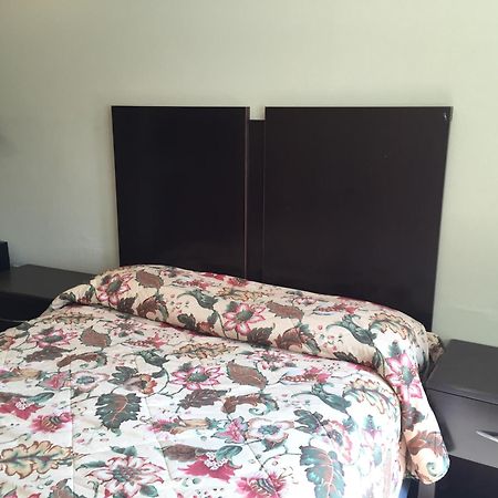 Deluxe Inn Редуд Сити Екстериор снимка