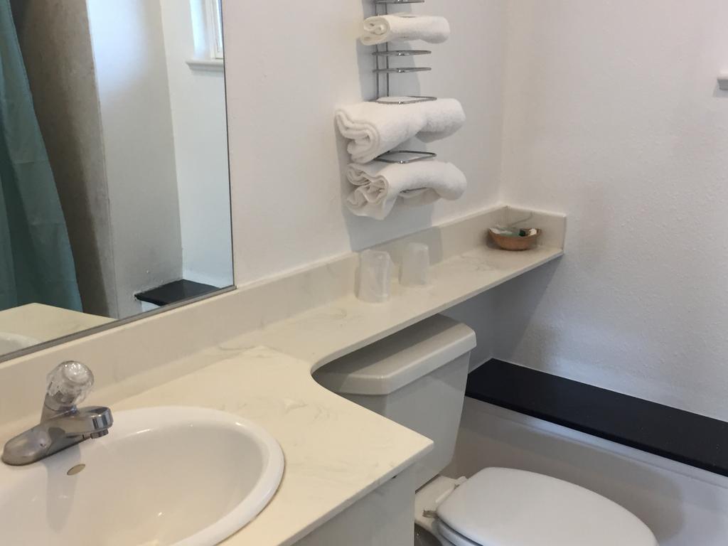 Deluxe Inn Редуд Сити Екстериор снимка
