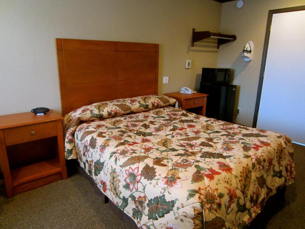 Deluxe Inn Редуд Сити Стая снимка